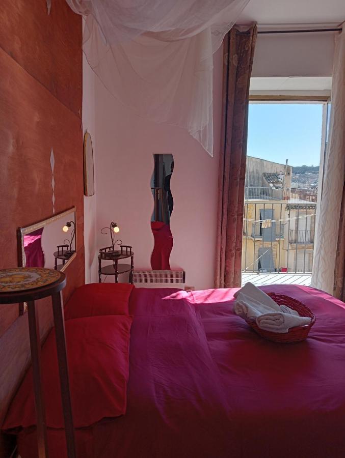 Casa Vacanze Il Girasole Caltagirone Eksteriør bilde